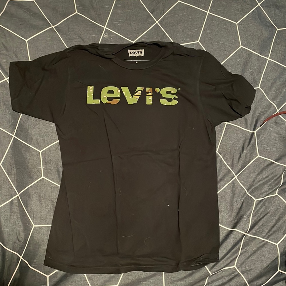 Levi’s Camo T-Shirt